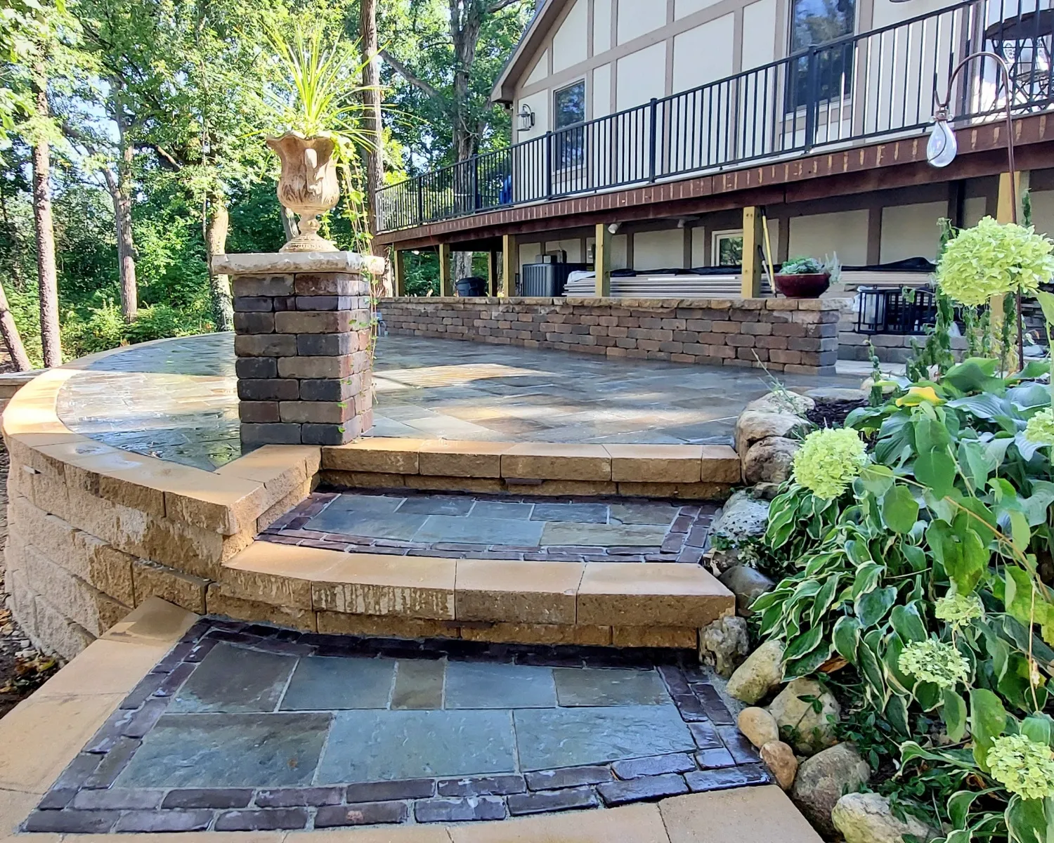 custom-backyard-design-il - October Hardscaping